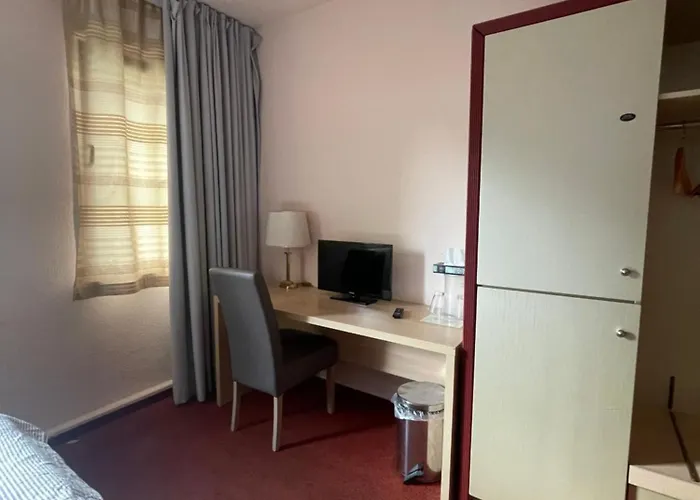 بيت شباب Neue Pfefferkiste لبسيا